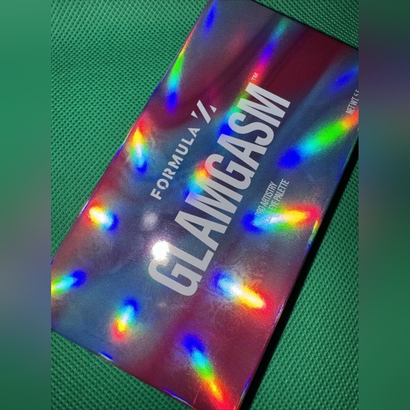 Formula Z "Glamgasm" Pro Artistry Face And Eye Palette - Picture 6 of 8